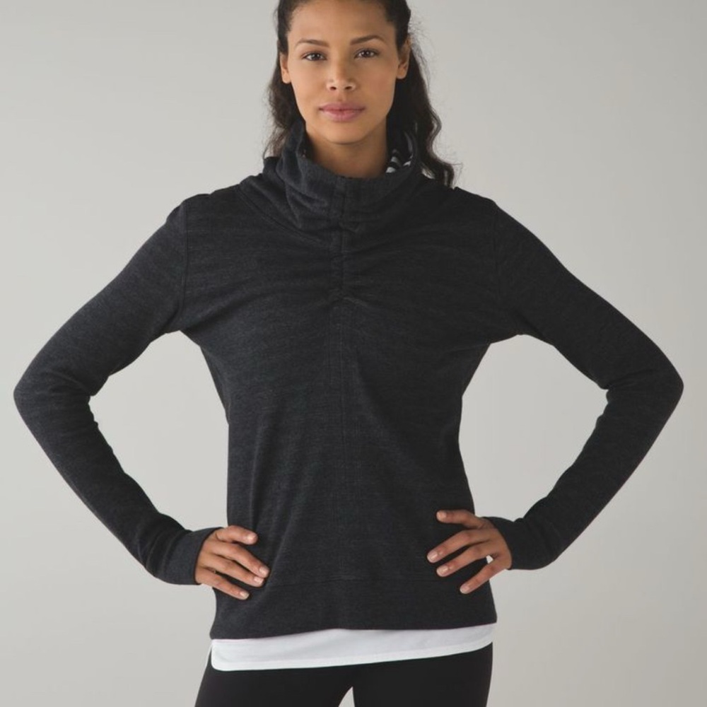 Lululemon In A Cinch Long Sleeve Pullover Tee Size 8